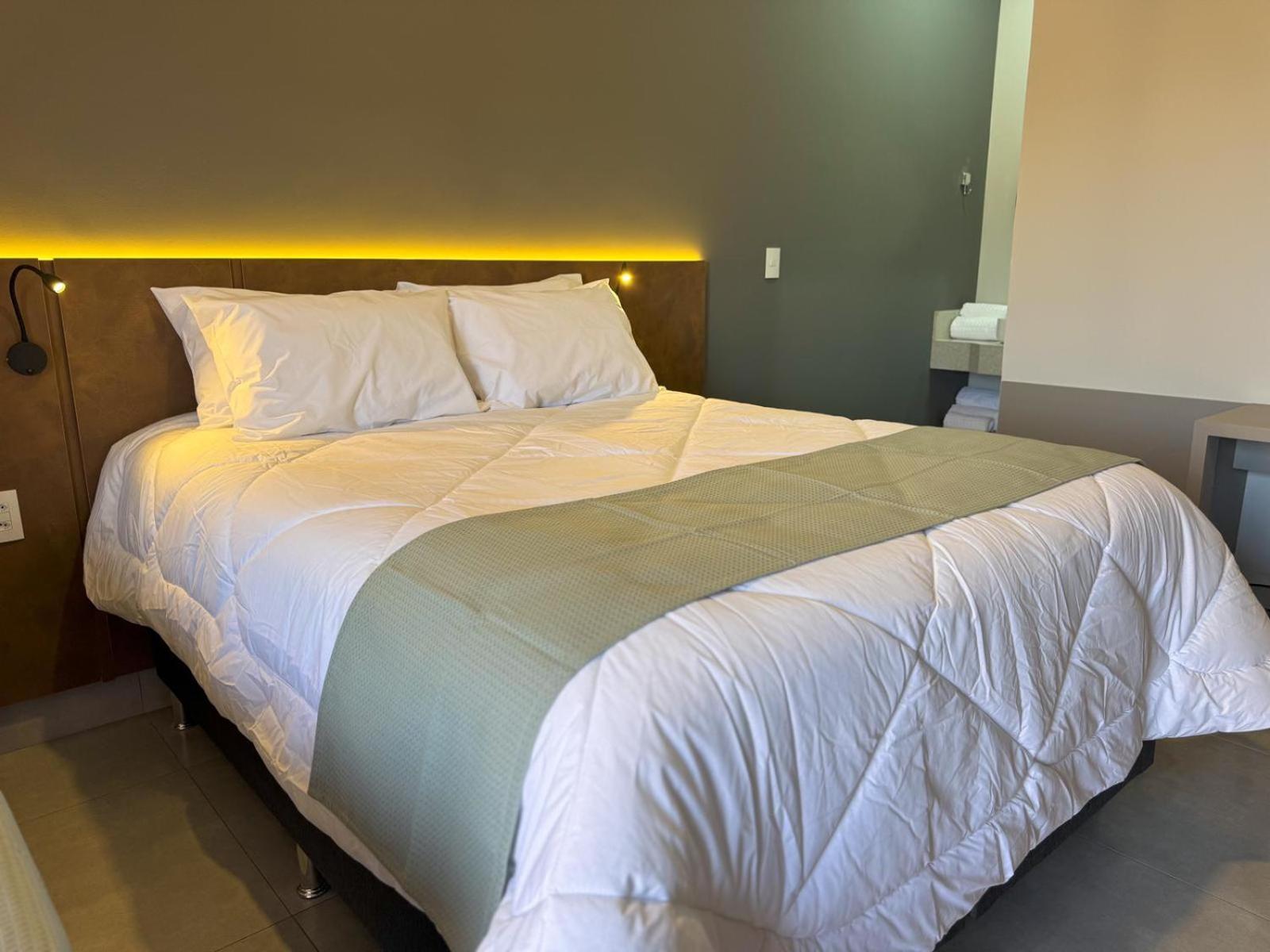 Ondara Flat Hotel Andradina Buitenkant foto